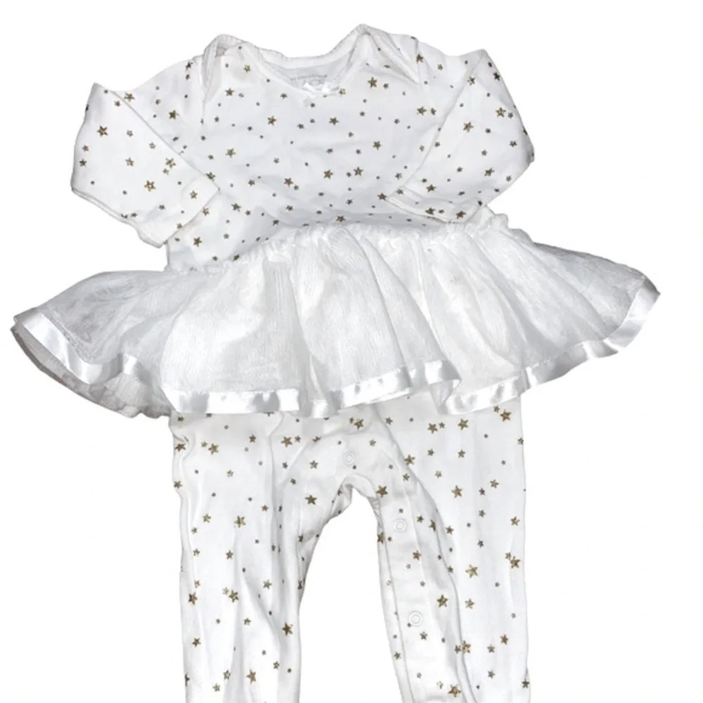 The childrens place onesie outfit 3-6 months